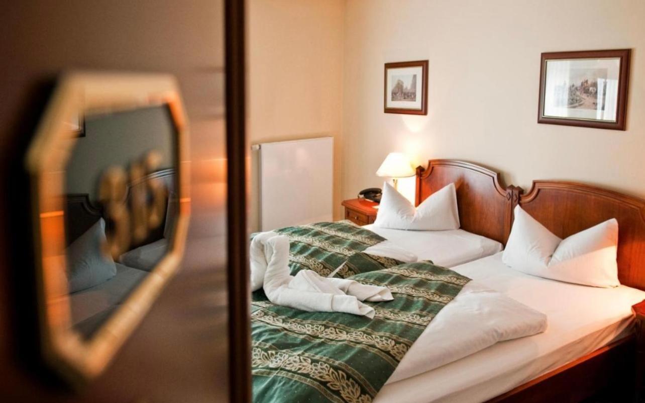 Hotel Schloss 슈코파우 외부 사진